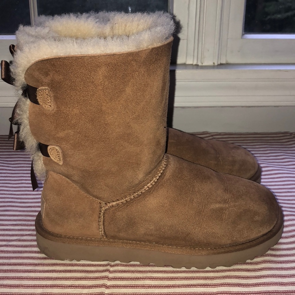 UGG Australia Bailey Bow Boots Size 7
